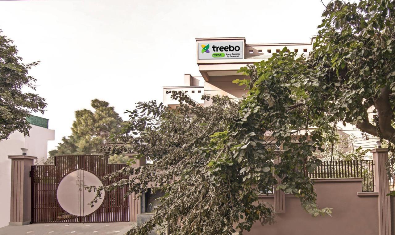 Отель Treebo Trend Amexx Sector 55 Гургаон Экстерьер фото